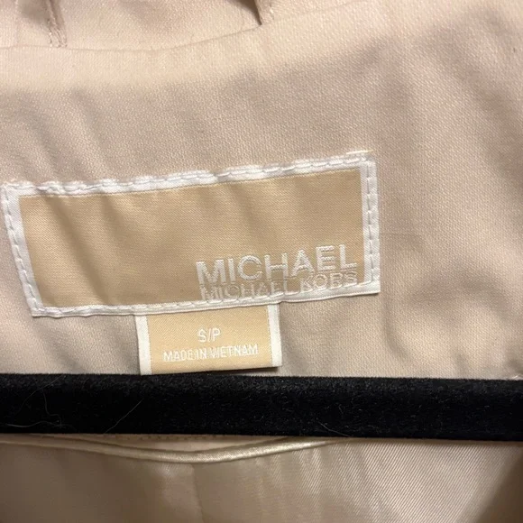 Misses MICHAEL Michael Kors Classic Tan Trench Coat, size Small, NWOT - Picture 2 of 5